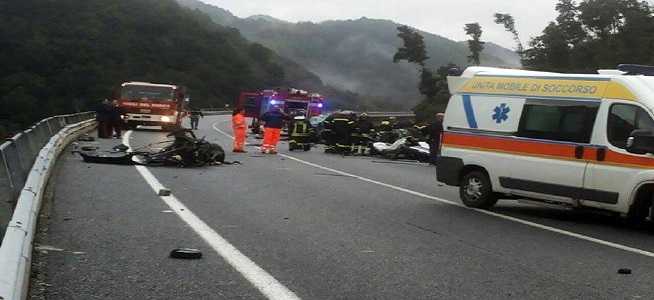 Schianto stradale in Calabria: 6 morti sulla Jonio. Tirrenio