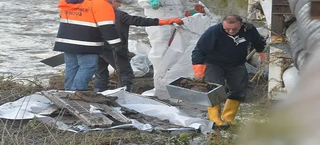 Meteo: nuova allerta in Toscana. A Bolzaneto 70 bare scivolano nel torrente