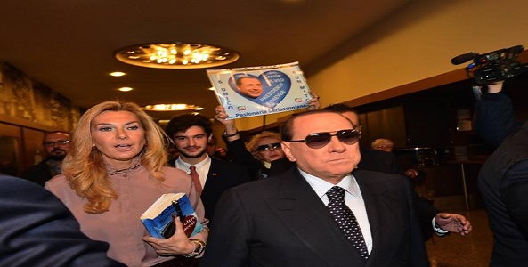Berlusconi e il patto con Renzi: " Percoso lungo. Ora collaboriamo anche sul Quirinale"