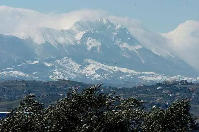 Gran Sasso, ritrovati morti in un dirupo i due alpini dispersi