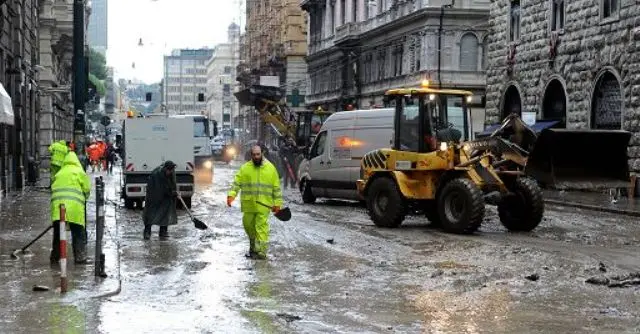 Maltempo in Liguria, situazione critica: esonda il Cerusa, frane, allagamenti e circolazione in tilt