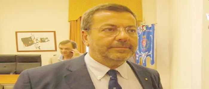 Brindisi, Consales sotto scorta: "Solo per lo stretto necessario"