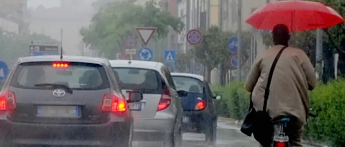 Allerta maltempo, evacuazione in corso a Marina di Carrara