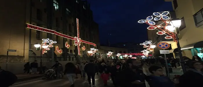 Luci dell' Irno: Baronissi brilla a festa