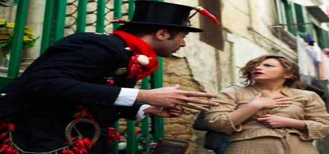 "Facimmoce 'a croce: Napoli e i suoi altarini"