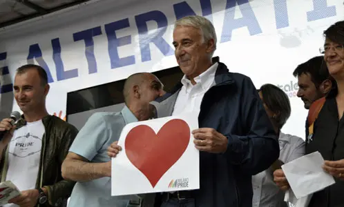 Nozze gay, Pisapia risponde al no del prefetto: «Vado avanti»