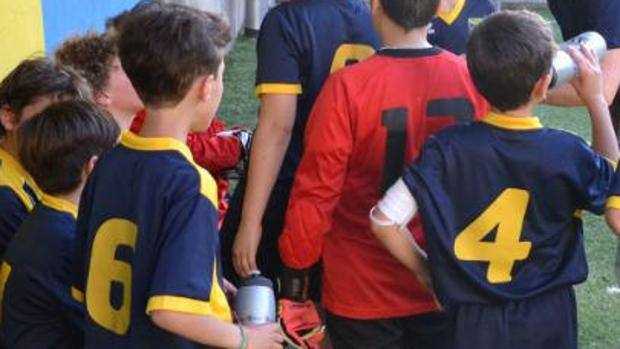 Allenatore di calcio arrestato per pedofilia: molestò due dodicenni