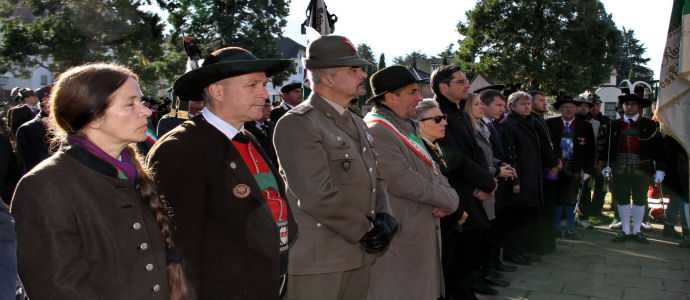 Celebrate a Bolzano le cerimonie in ricordo dei Caduti