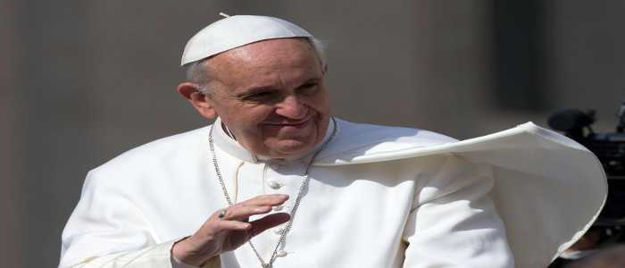 Papa Francesco sull'Ilva: "Dignità ai lavoratori"