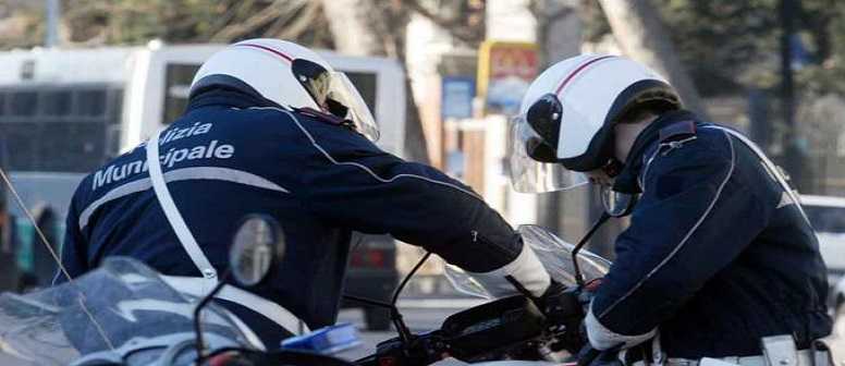 Piacenza: gravissime violenze nei confronti della compagna, la Polizia Municipale lo arresta