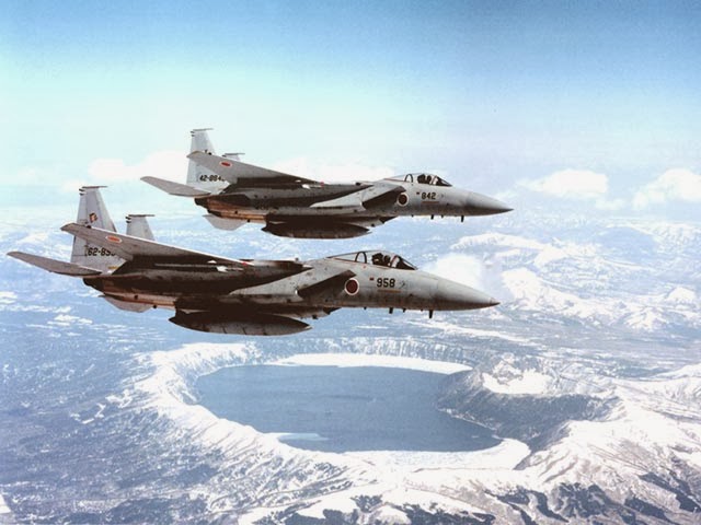 Allerta Nato: avvistati 26 aerei militari russi nei cieli europei