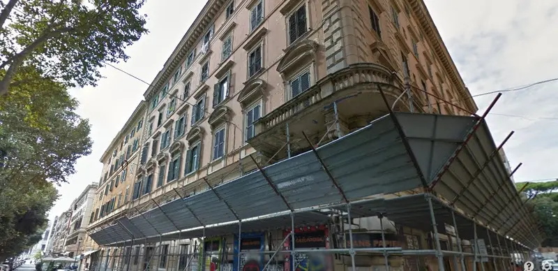 Orrore a Roma: due bambini e la loro madre trovati morti in casa
