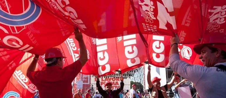 Cgil, Ugl e studenti in piazza a Roma: atteso un milione di persone in Piazza san Giovanni