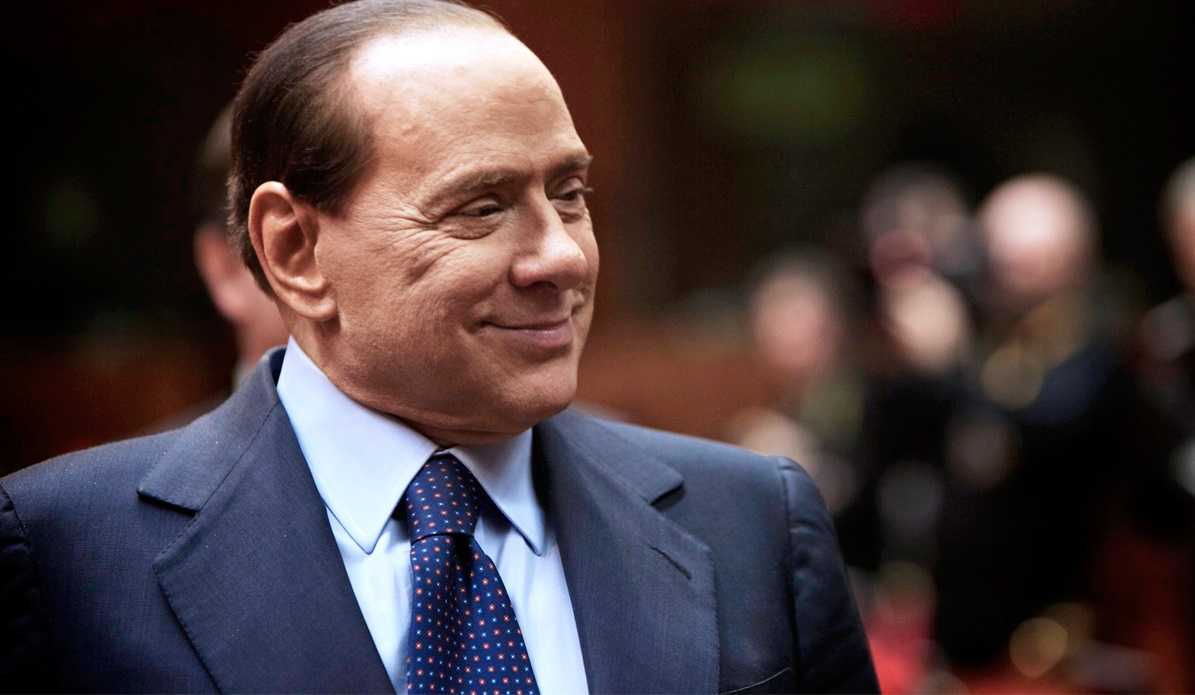 Berlusconi apre alle unioni civili gay «Ma con modello tedesco»