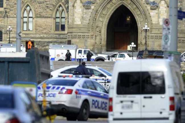 Ottawa: terrore al Parlamento, 2 morti