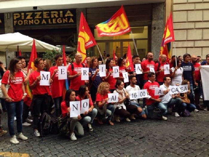 Meridiana, le magliette rosse in udienza da papa Francesco