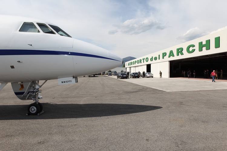 L'Aquila, discarica abusiva in aeroporto. Sequestri e sei indagati