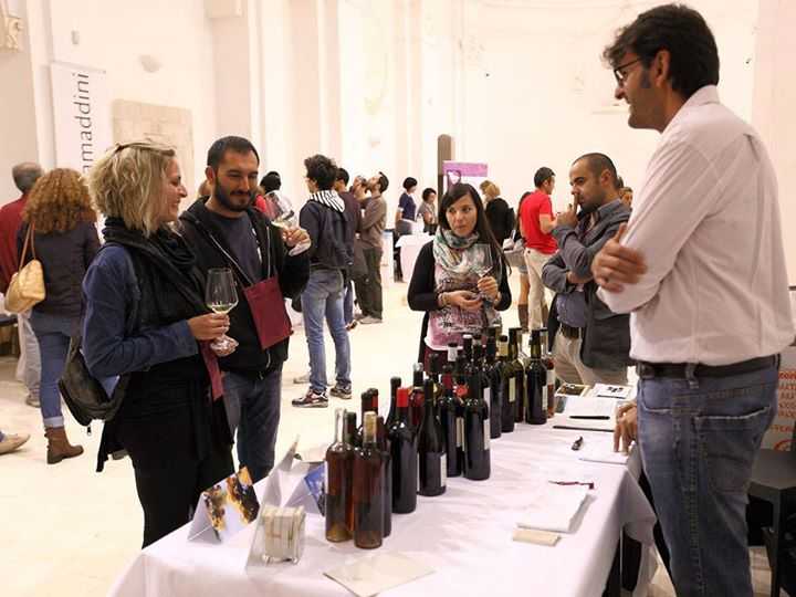 Rubino - Rotte del Vino. Ritorna a Scicli la manifestazione del "vino monumentale"