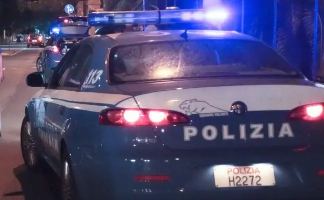 Cagliari, giovane indiano picchiato e rapinato in via Roma. I tre aggressori arrestati dalla Polizia