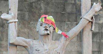 Sassari, danneggiata e oltraggiata la statua del beato Francesco Zirano