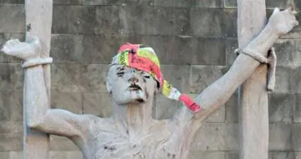 Sassari, danneggiata e oltraggiata la statua del beato Francesco Zirano