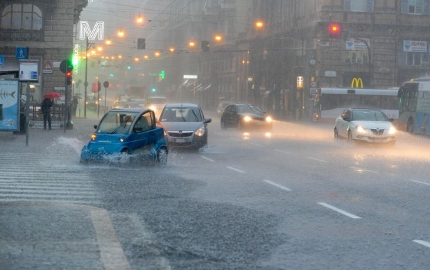 Genova di nuovo sott'acqua: due bombe d'acqua si sono abbattute nella notte sulla città