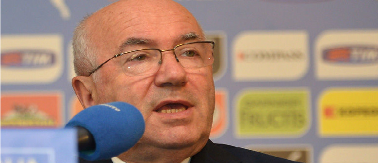 Moviola in campo, Tavecchio è convinto: "Bastano 11 secondi per decidere"