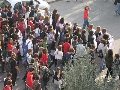 Studenti triestini in corteo contro la nuova riforma scolastica