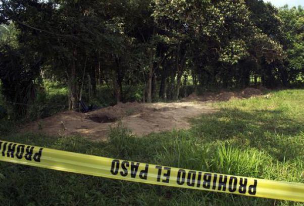 Messico, scoperta fossa comune con decine di corpi: potrebbe trattarsi degli studenti scomparsi