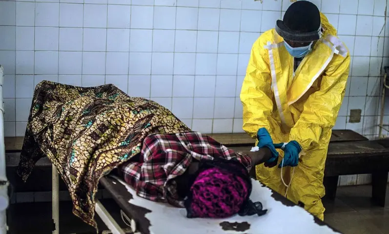 Ebola, l'Onu lancia l'allarme diffusione per via aerea. Ippolito: "Non ci sono prove"