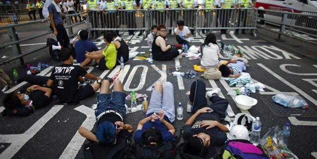 Occupy Central, Pechino minaccia di intervenire, ma gli studenti non si arrendono