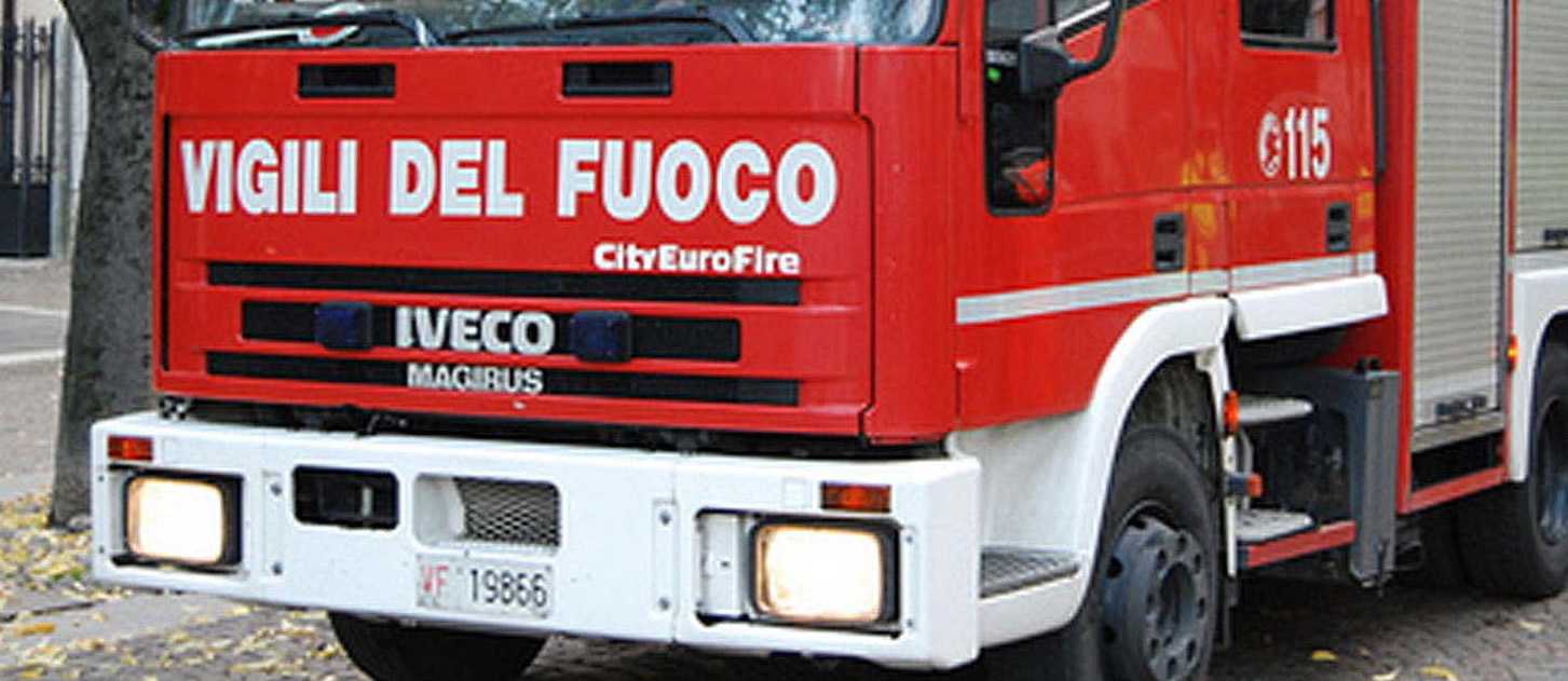 Francavilla Fontana, esplode negozio e muore attentatore