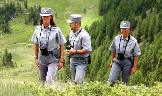 Vagavano di notte sulle colline di Aosta, fermati due albanesi senza documenti