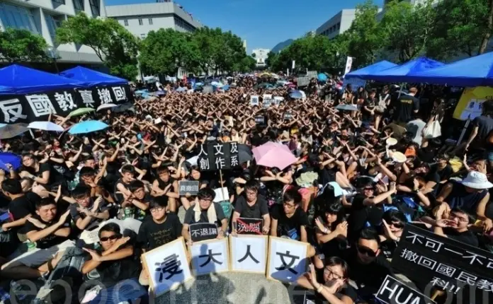 Hong Kong, dagli studenti parte la protesta "Occupy Central"