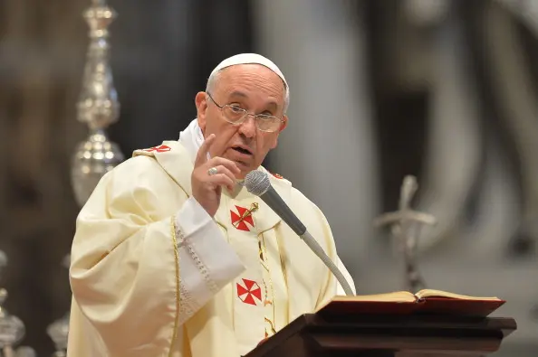 Papa Francesco: «Se la barca è sballottata, il Papa rema»