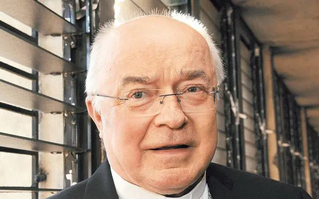 Pedofilia, arrestato in Vaticano arcivescovo polacco con l'autorizzazione del Papa