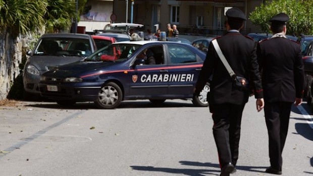 Imprenditore uccide due operai: gli avevano chiesto stipendio armati di piccone