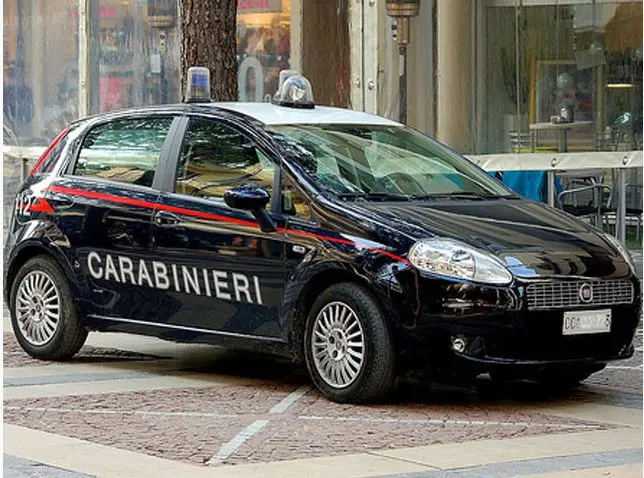 Genova: si fingono medici Asl e derubano donna