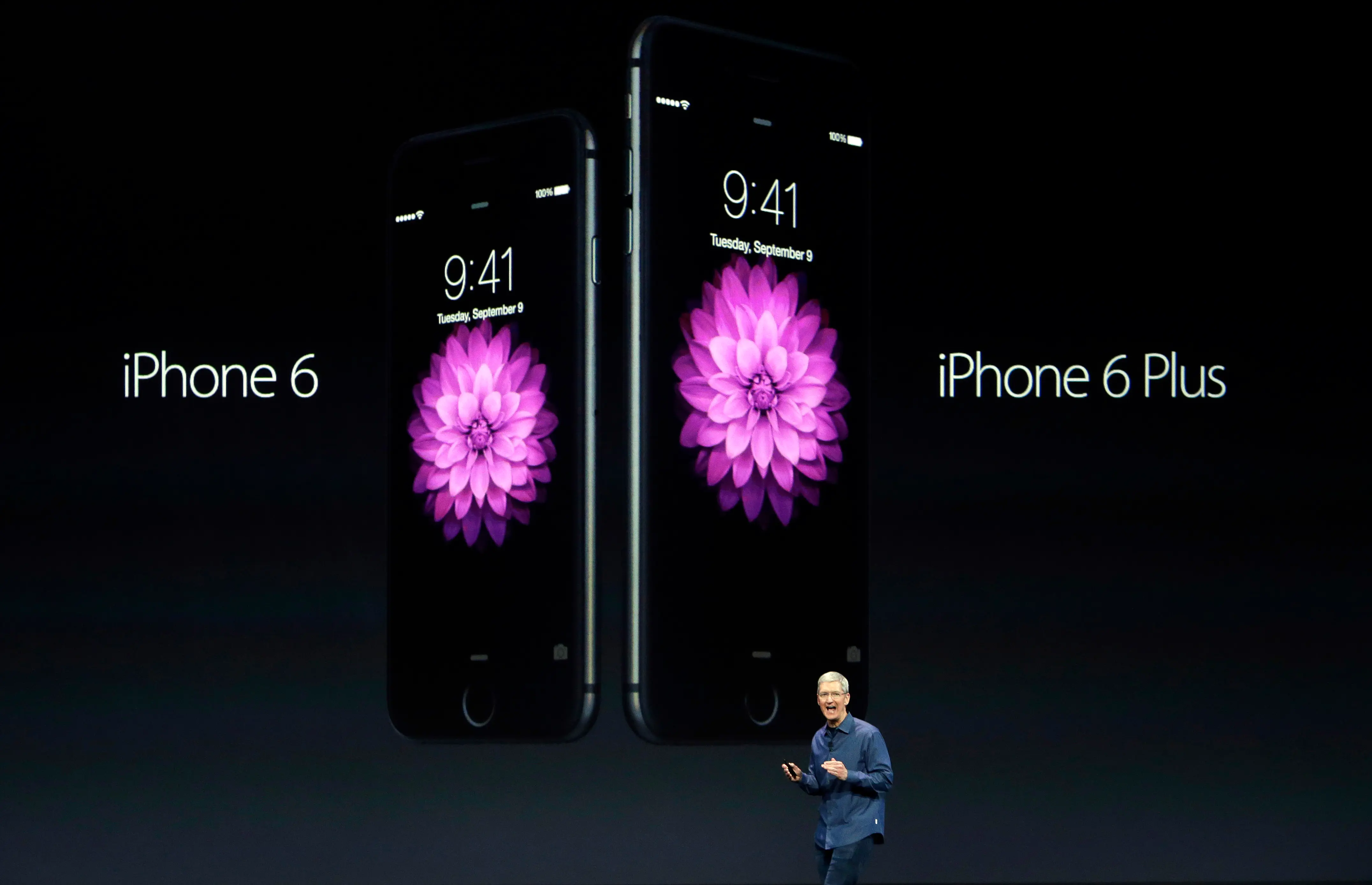 Apple, Tim Cook presenta i nuovi Iphone 6 e Iphone 6 Plus