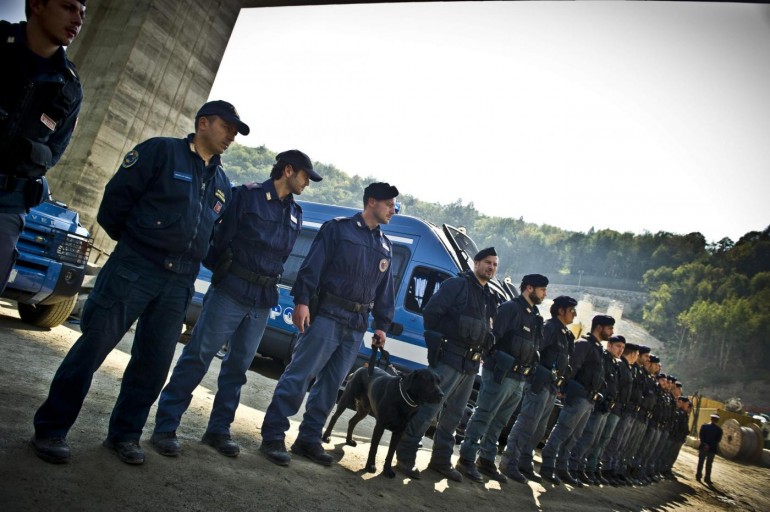 Blocco stipendi, forze dell'ordine pronte al primo sciopero