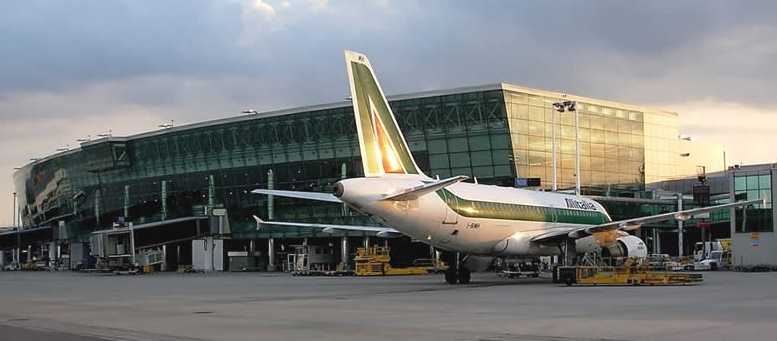 Torino: Alitalia cancella rotte su Caselle. L'aeroporto punta su Ryanair e Fassino convoca vertice