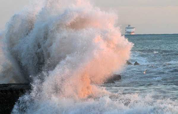 Maltempo Liguria: tre salvataggi per la Guardia costiera