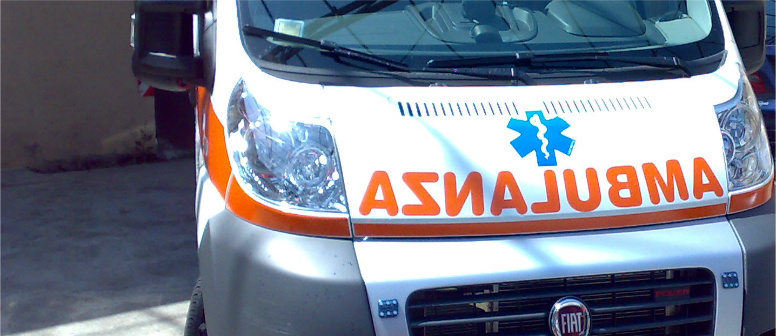 Frontale fuori dalla discoteca, muore 24enne