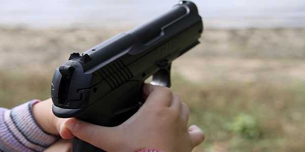 USA: bambina di 9 anni dell'Arizona uccide per errore il suo istruttore di armi