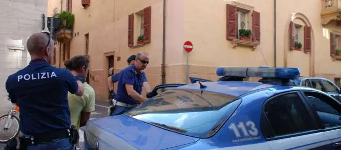 Rimini, ubriachi rapinano un ciclista e scatenano il caos per Marina Centro