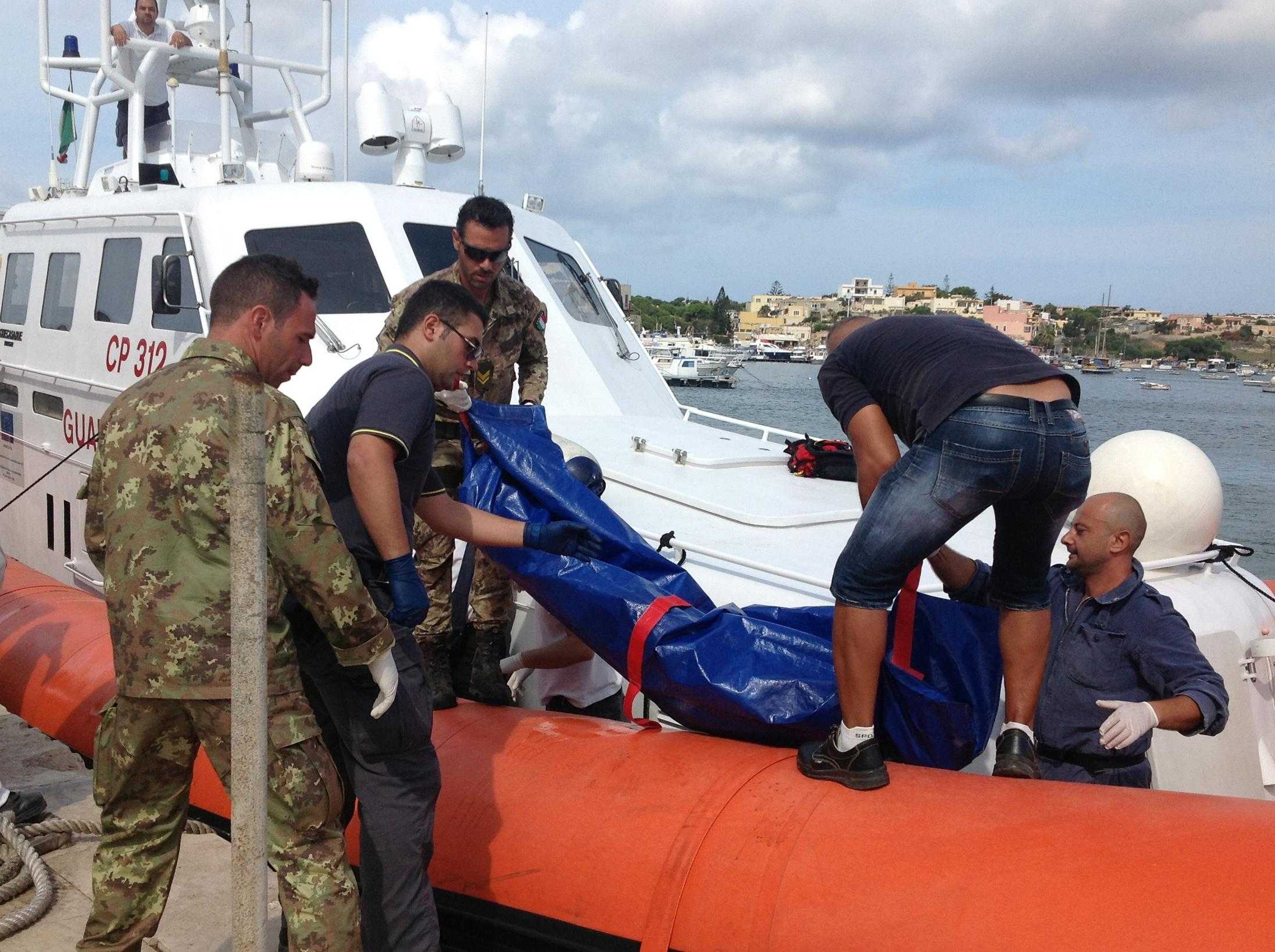 Ancora sei morti in mare. Un peschereccio di migranti è naufragato a sud di Lampedusa