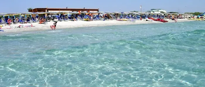 Prenotano camera e si ritrovano nello scantinato: disavventura per 4 turisti