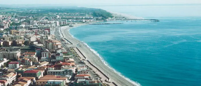 Acqua sporca e disservizi nel quartiere marinaro, nota Roberto Guerriero