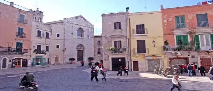 Bari al buio: la denuncia contro ignoti