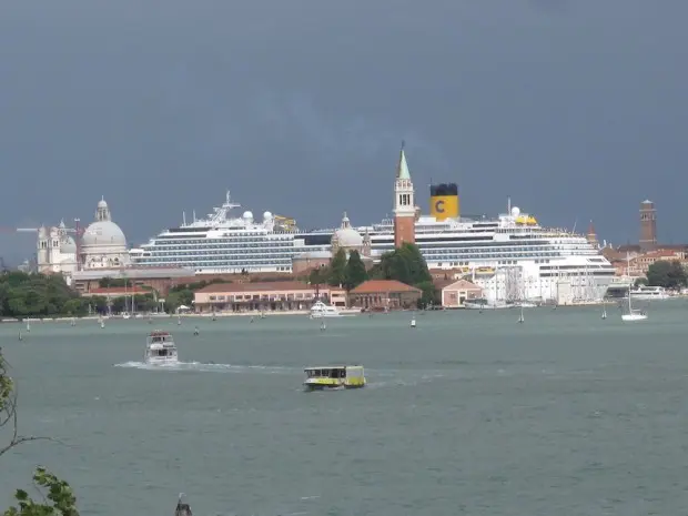 Grandi Navi via da San Marco, il Comitatone sceglie il Contorta-Sant'Angelo